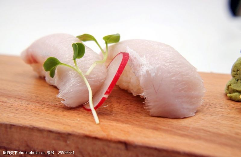 鱼类鲥鱼握寿司