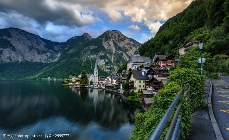 瑞士风光美丽的湖边小镇