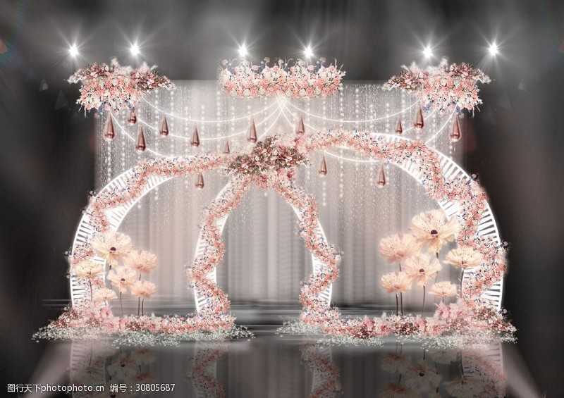 粉色系婚礼粉色水滴眼泪绑绳拱门围绕花串婚礼效果图