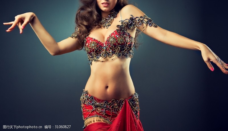 健身的美女舞蹈性感印度肚皮舞