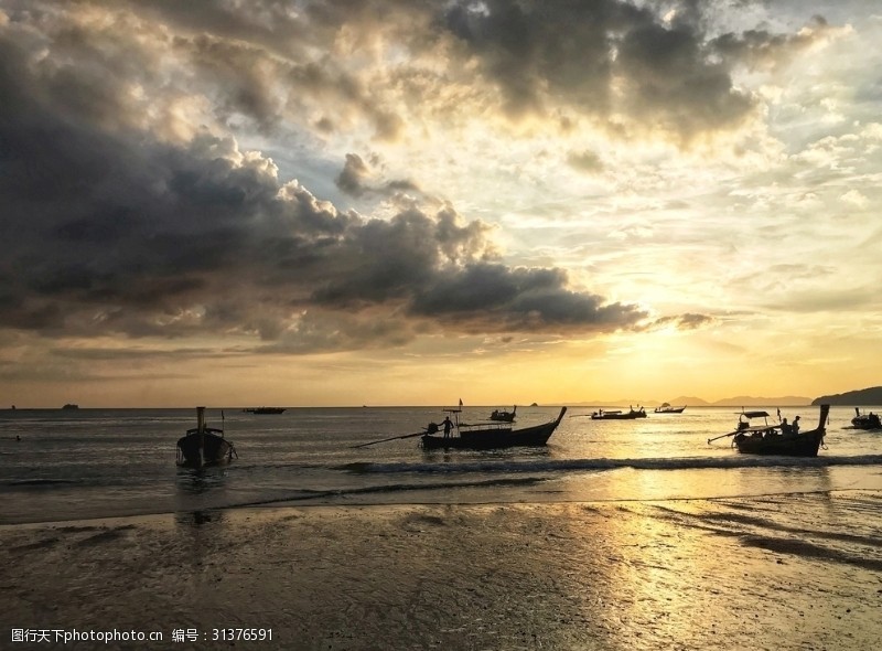 东南黄昏海滩