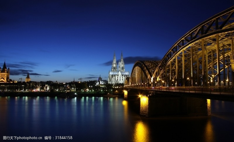 海外旅游海景唯美高速桥夜景风景画
