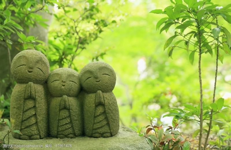 可爱雕像菩萨森林日本风景