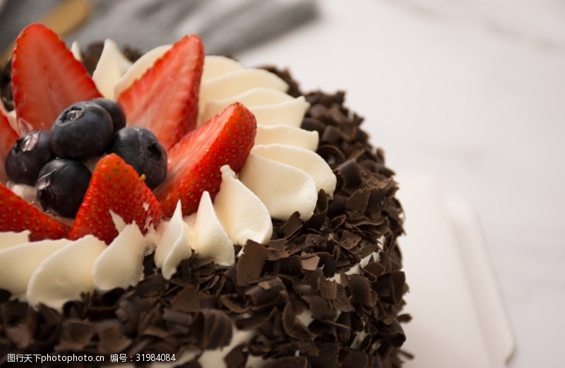 草莓巧克力蛋糕