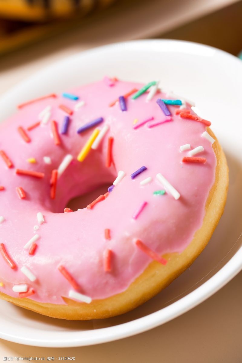 多拿滋摄影图实物图多彩糖粒甜甜圈10