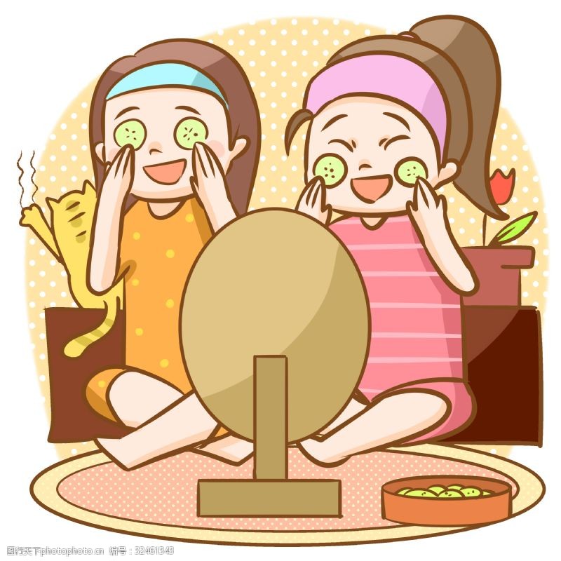 两个女人卡通敷黄瓜面膜的两个女孩