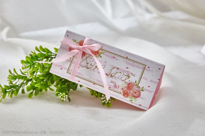 婚礼手提袋婚庆婚礼喜糖盒三角糖盒1