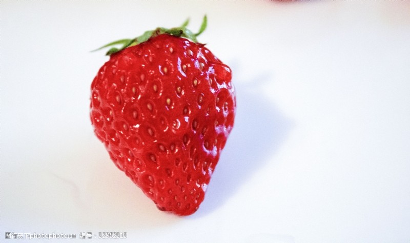 口红香甜新鲜的草莓摄影