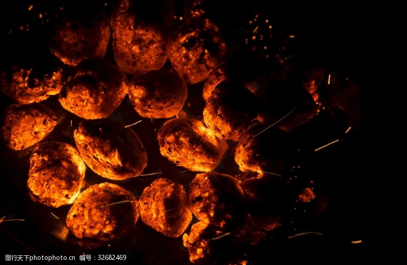 火星子烧红炭火