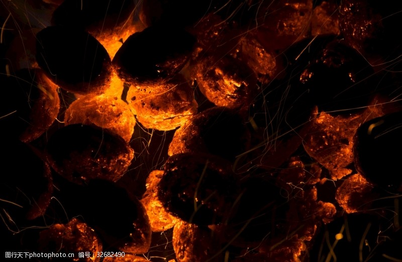 火星子烧红炭火
