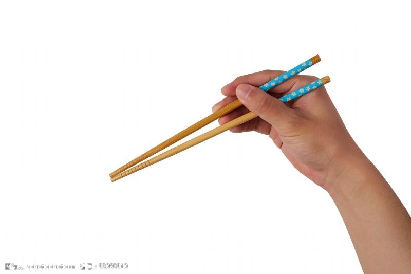 双只手手拿这一双筷子