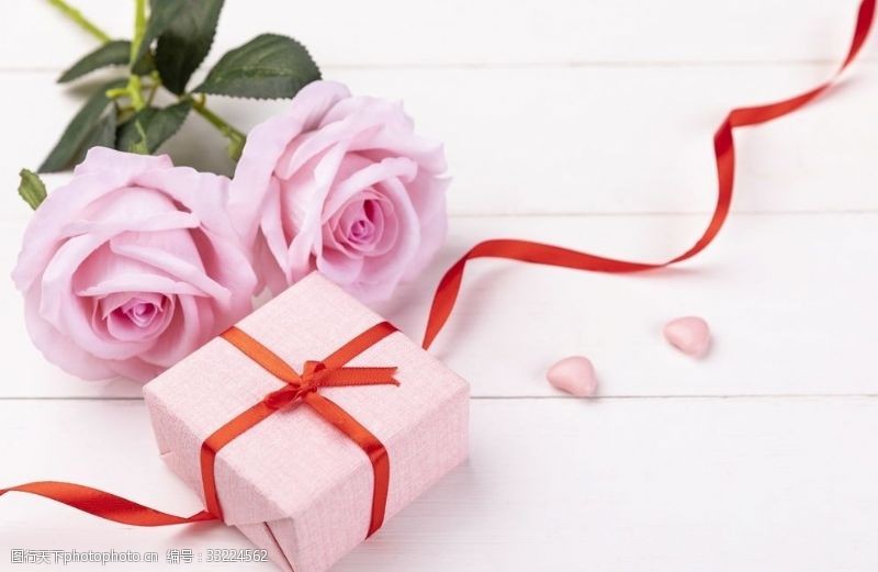 粉玫瑰情人节礼物盒