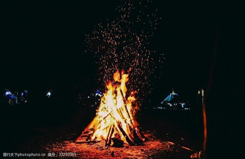 木柴烧火篝火